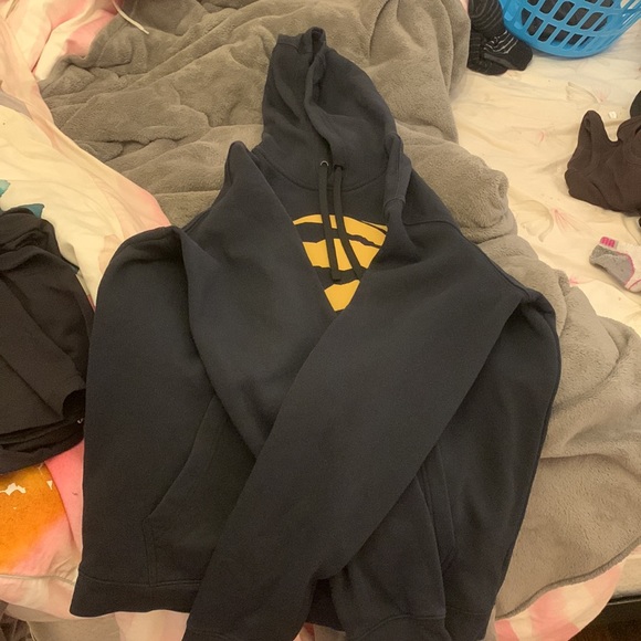 Nike Basketball Sweater Size Medium - Picture 2 of 3